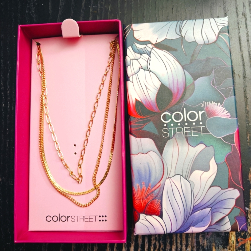 Color Street Gold Necklace 3 in 1